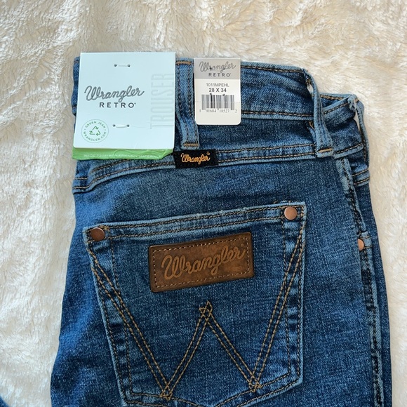 NWT - Wrangler Retro High Rise Wide Leg Trouser Jeans - size 28x34 - Picture 5 of 7
